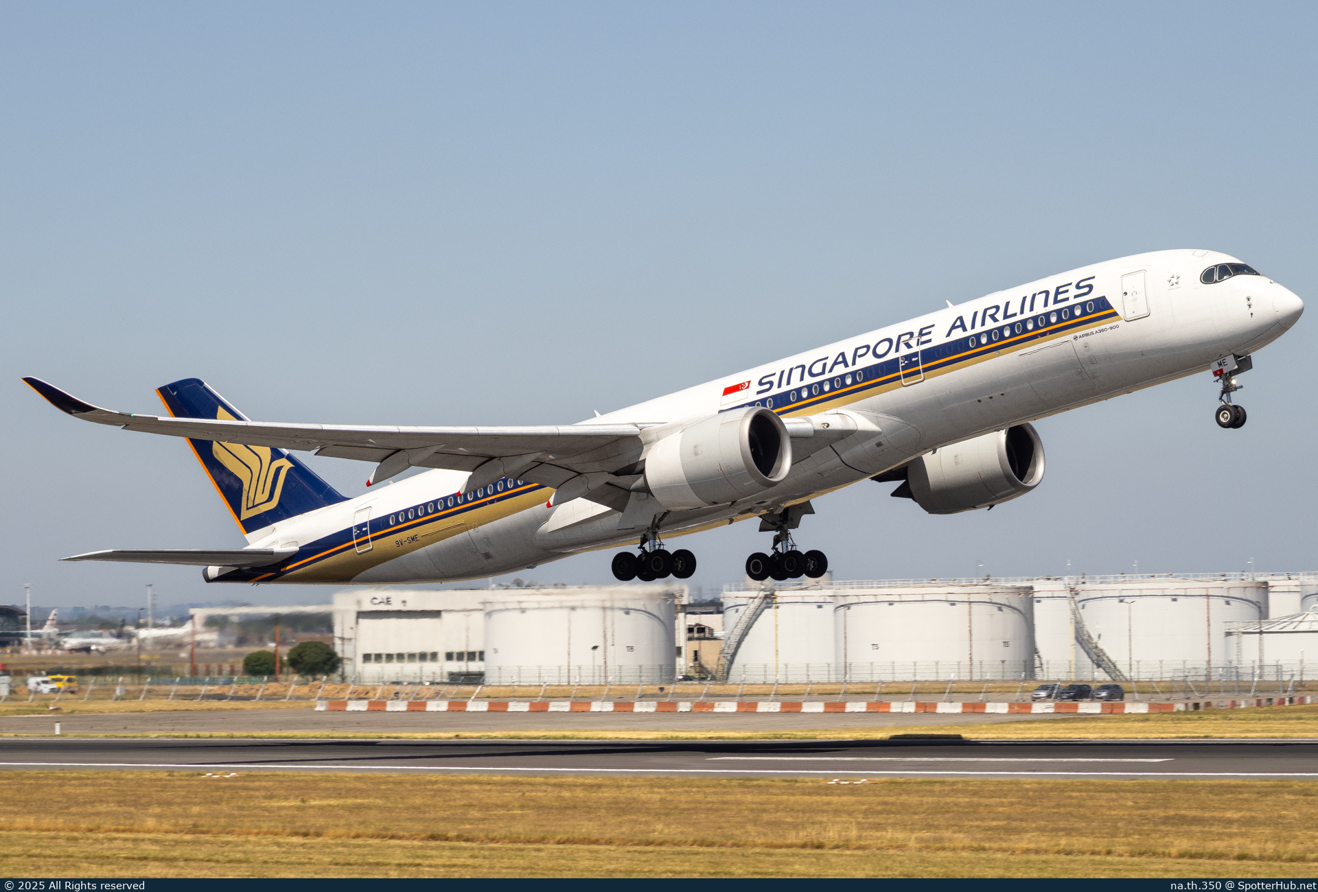 Photo of 9V-SME - Airbus A350-941 operated by Singapore Airlines
