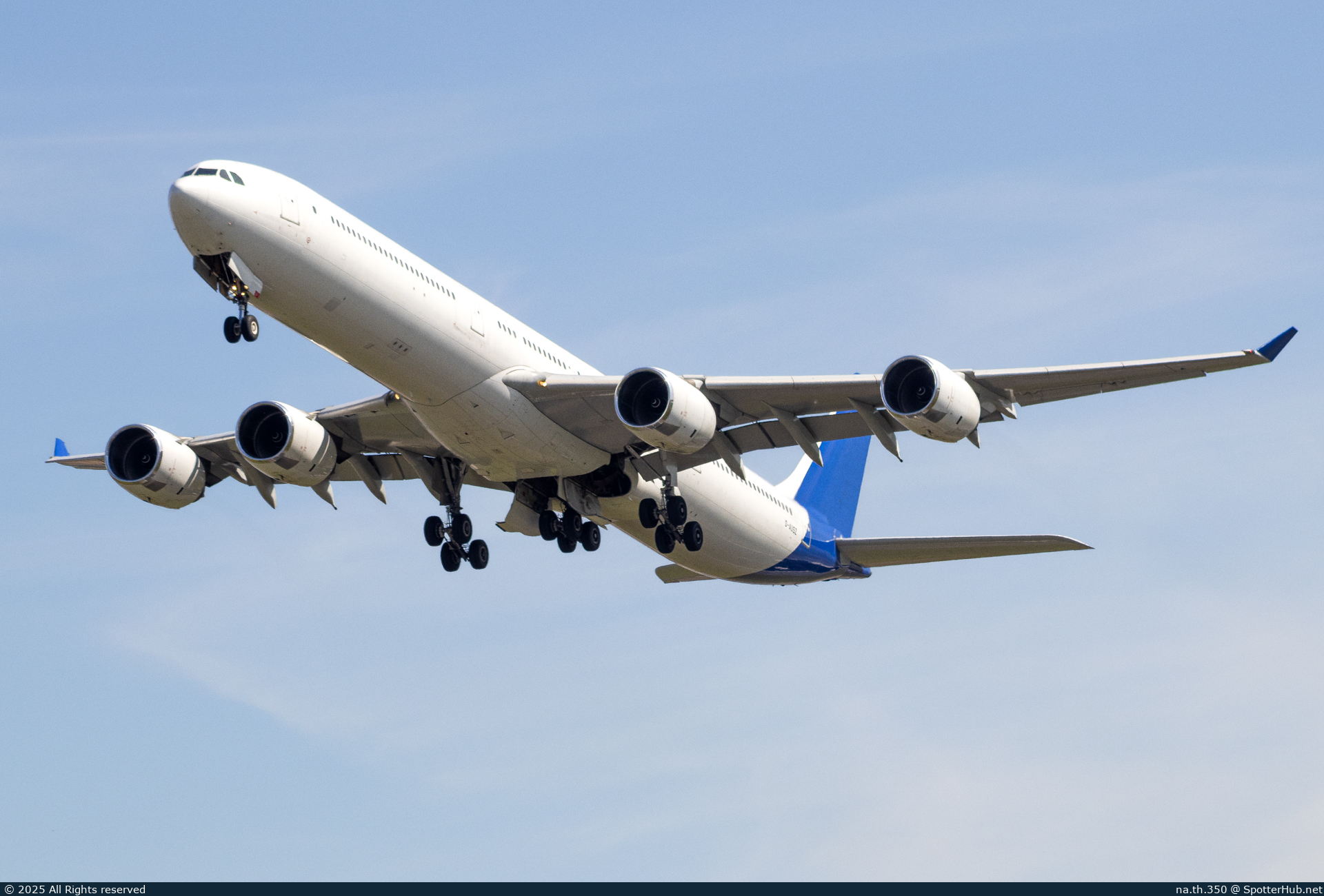 Photo of D-AUSZ - Airbus A340-642 operated by Universal Sky Carrier