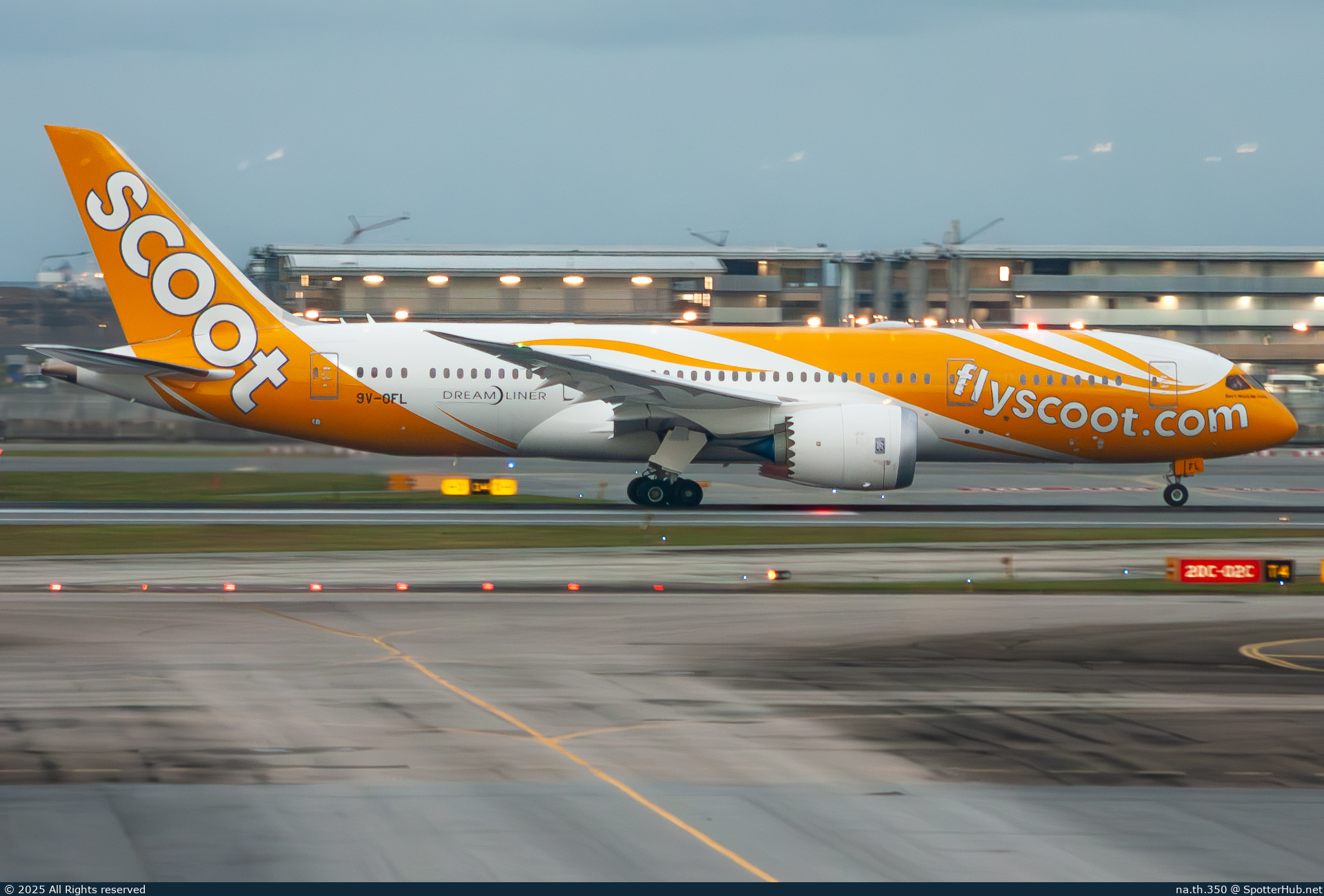Photo of 9V-OFL - Boeing 787-8 Dreamliner operated by Scoot
