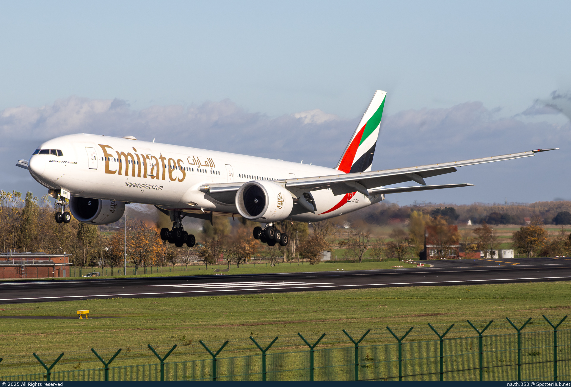 Photo of A6-EQN - Boeing 777-31H(ER) operated by Emirates