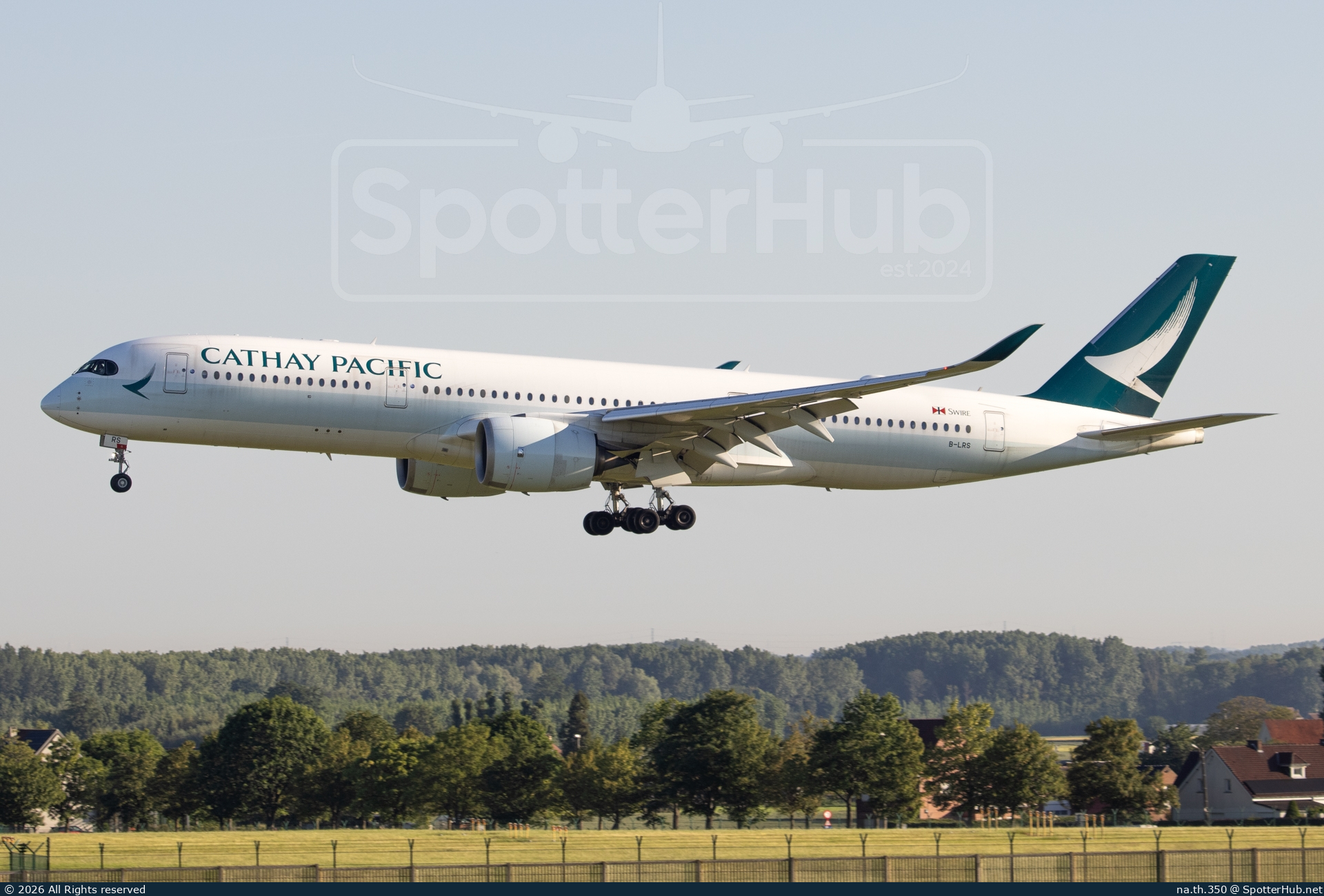 Photo of B-LRS - Airbus A350-941 operated by Cathay Pacific Airways