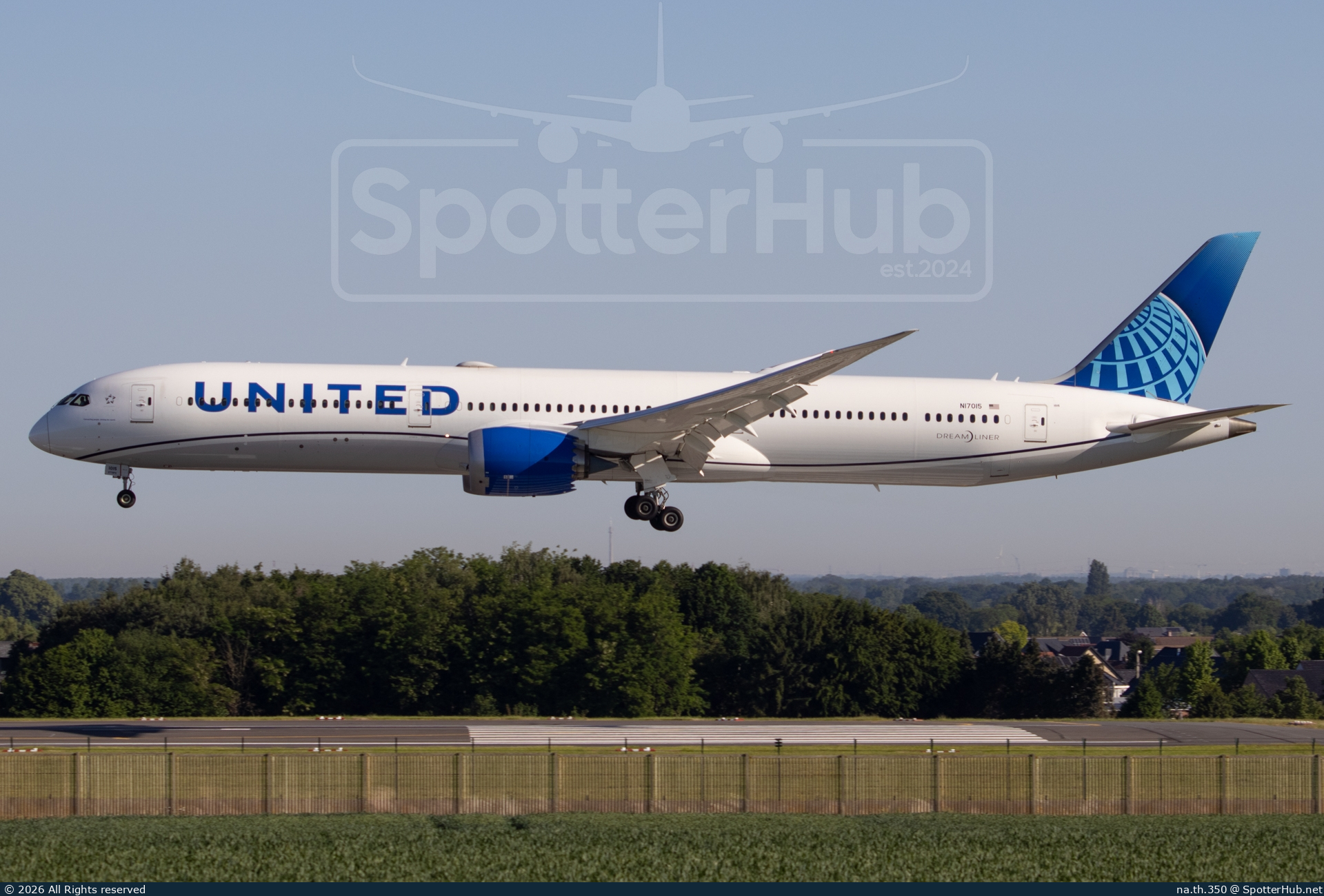 Photo of N17015 - Boeing 787-10 Dreamliner operated by United Airlines