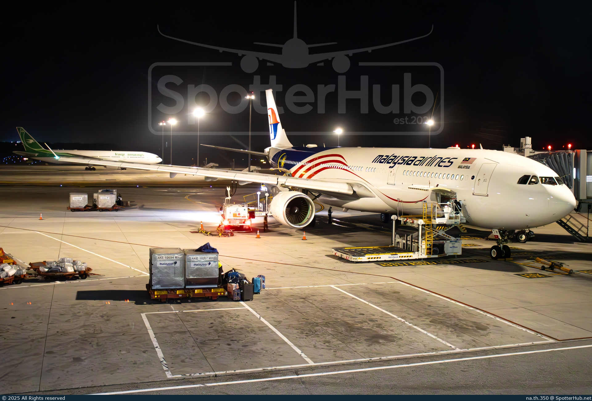 Photo of 9M-MTH - Airbus A330-323 operated by Malaysia Airlines