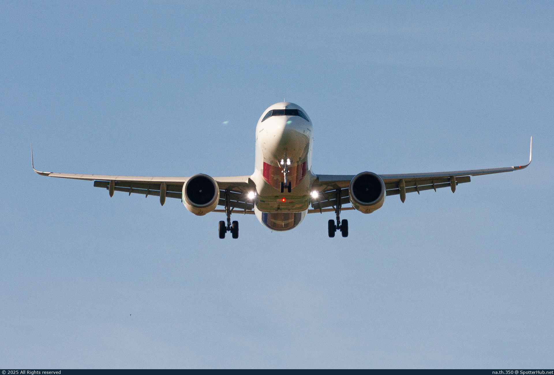 Photo of PH-YHB - Airbus A321-252NX operated by Transavia