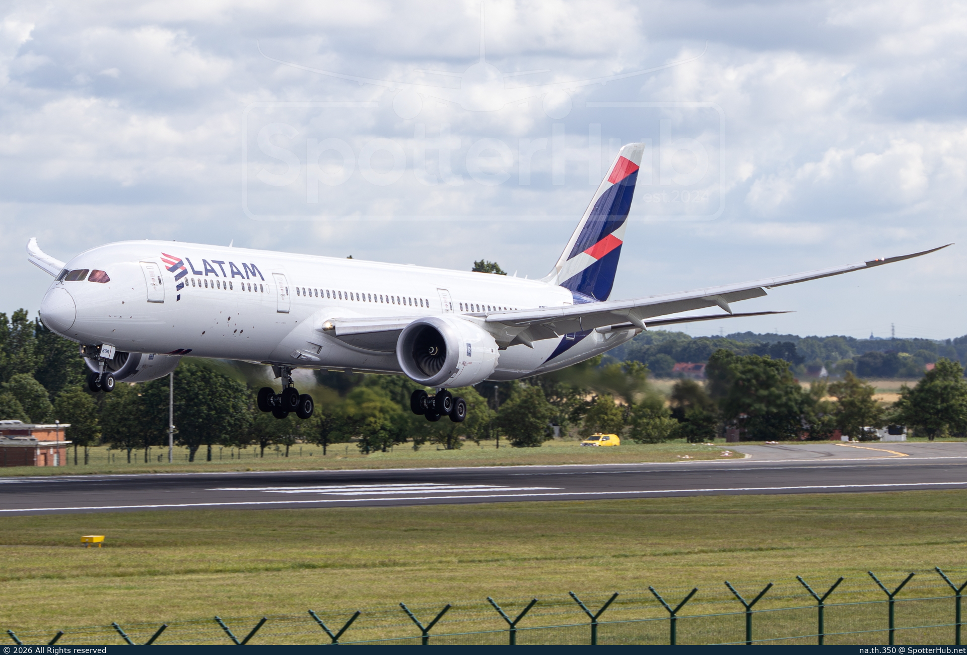 Photo of CC-BGR - Boeing 787-9 Dreamliner operated by LATAM Airlines