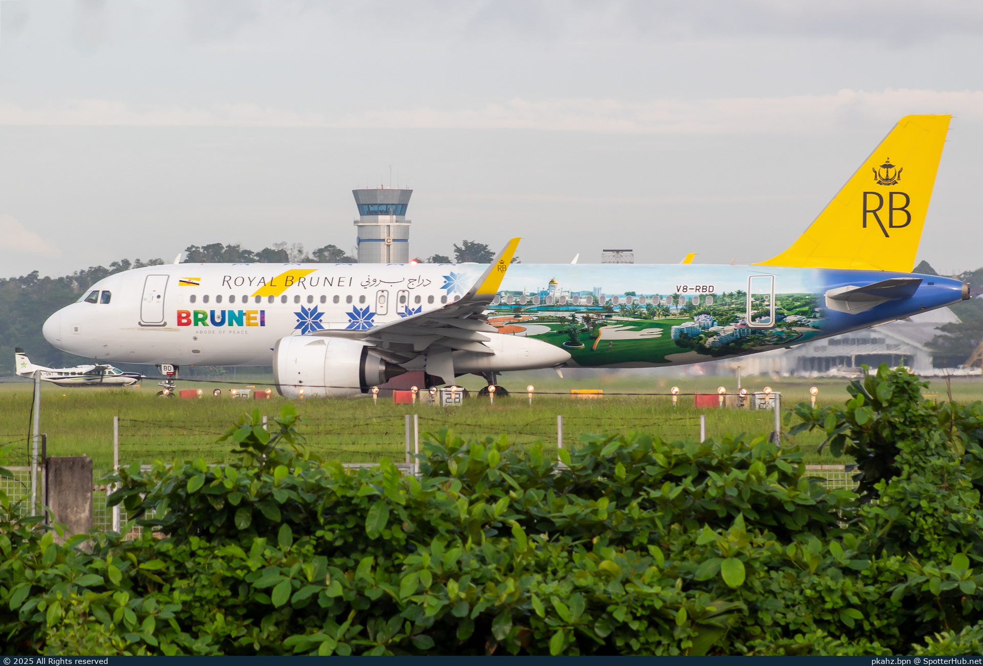 Photo of V8-RBD - Airbus A320-251N operated by Royal Brunei Airlines