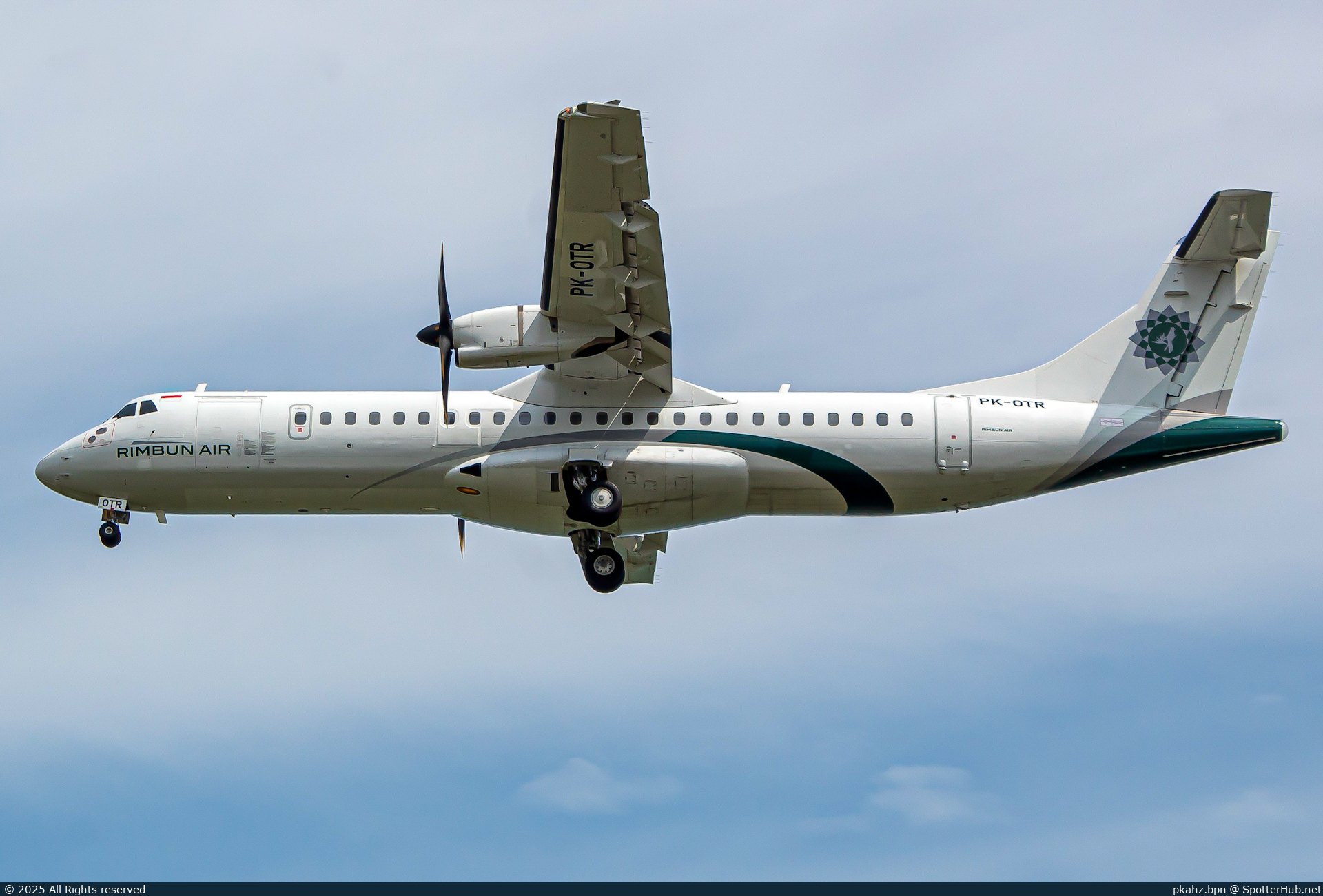 Photo of PK-OTR - ATR 72-600 operated by Rimbun Air