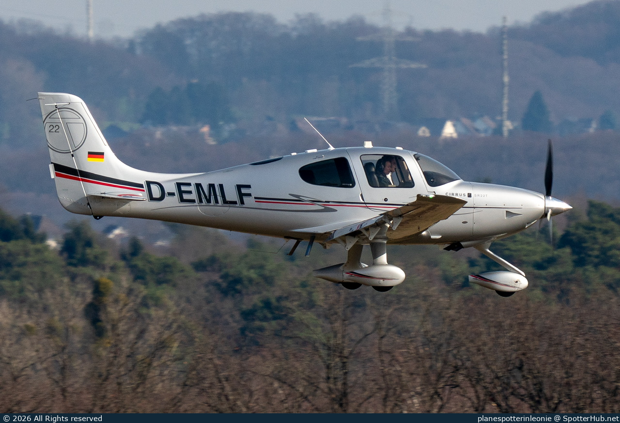 Photo of D-EMLF - Cirrus SR22T G3 operated by Private
