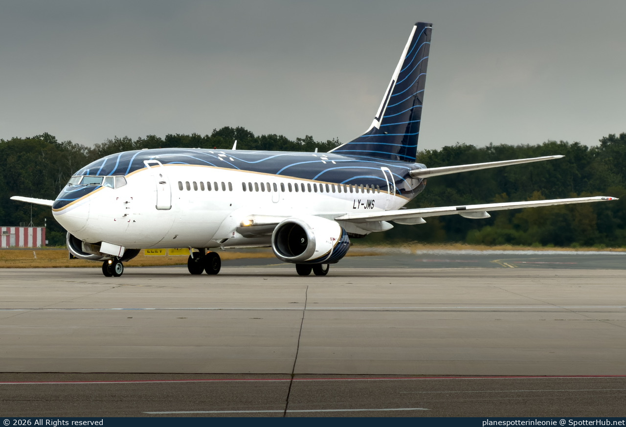 Photo of LY-JMS - Boeing 737-522 operated by KlasJet