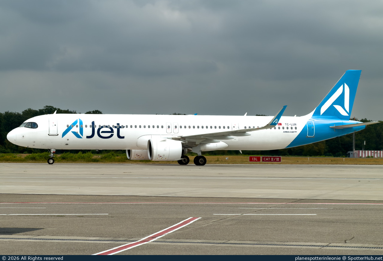 Photo of TC-LUR - Airbus A321-271NX operated by AJet