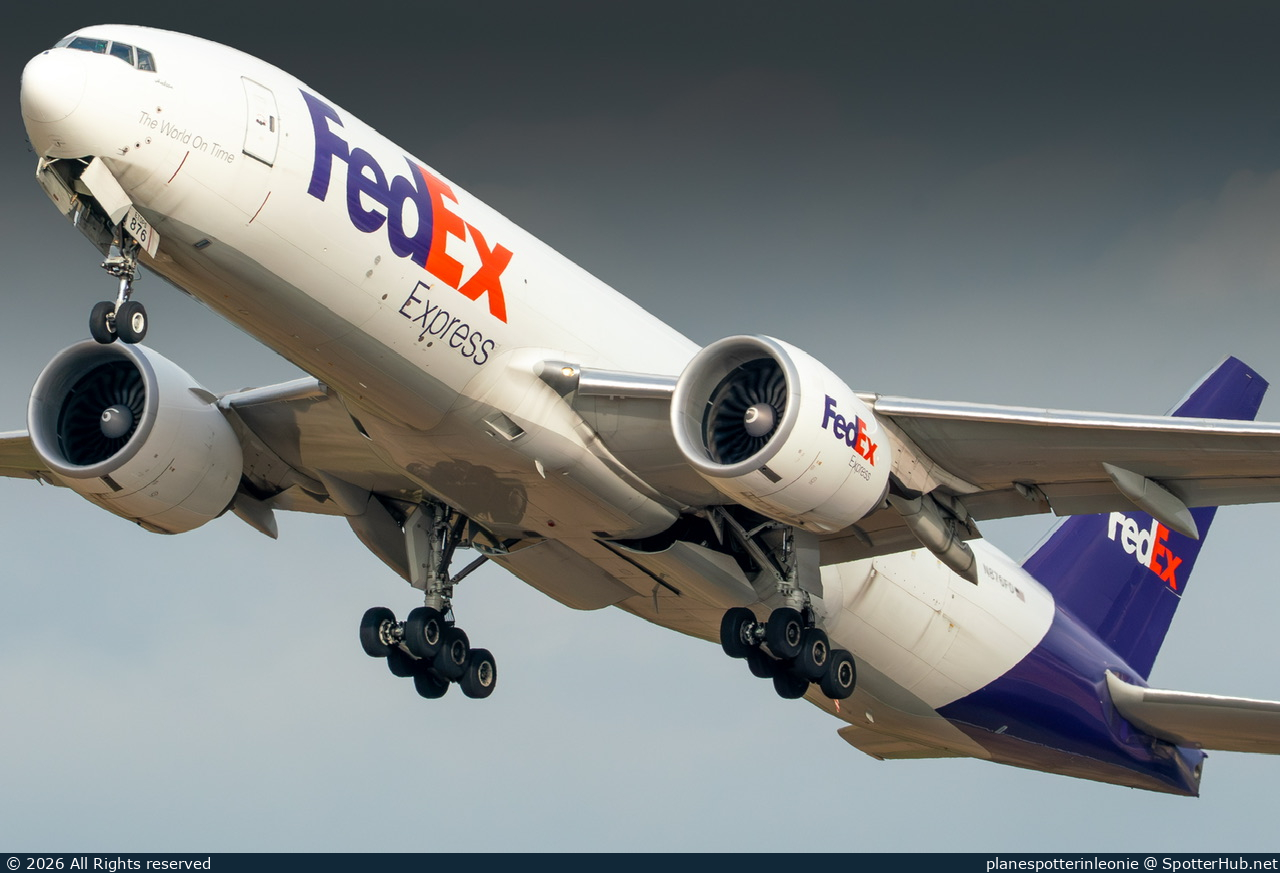 Photo of N876FD - Boeing 777-F operated by FedEx