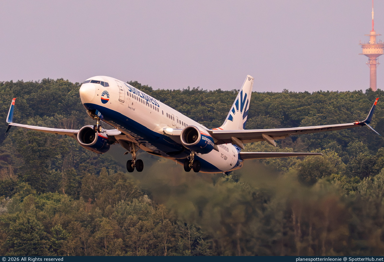 Photo of TC-SEP - Boeing 737-8HC operated by SunExpress