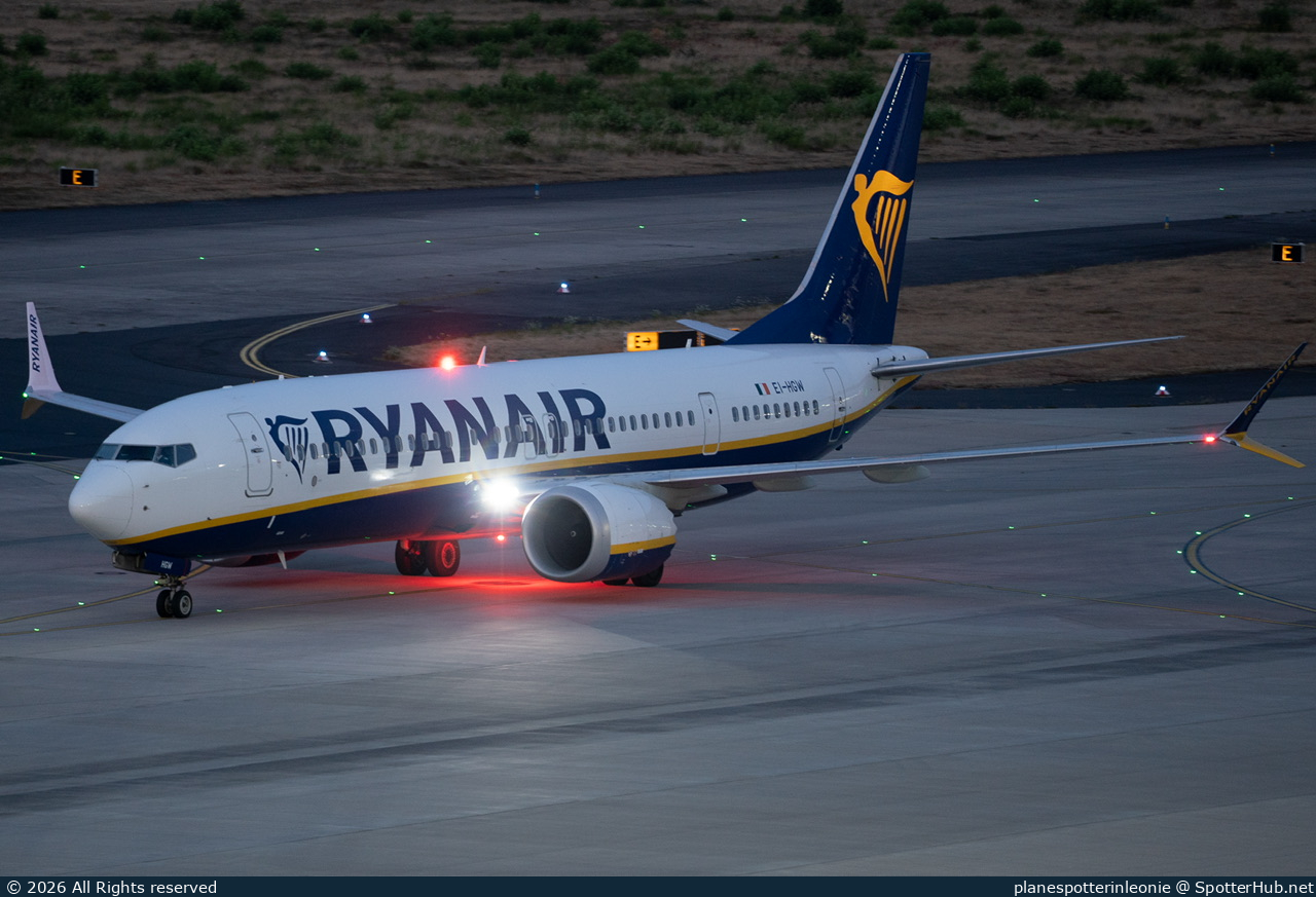 Photo of EI-HGW - Boeing 737 MAX 8-200 operated by Ryanair