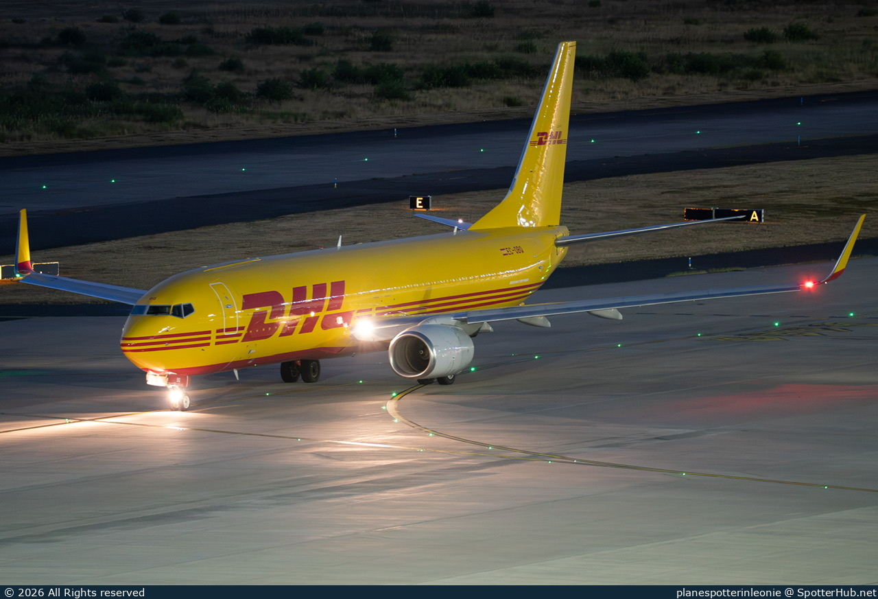 Photo of EC-OBQ - Boeing 737-883(BDSF) operated by Swiftair