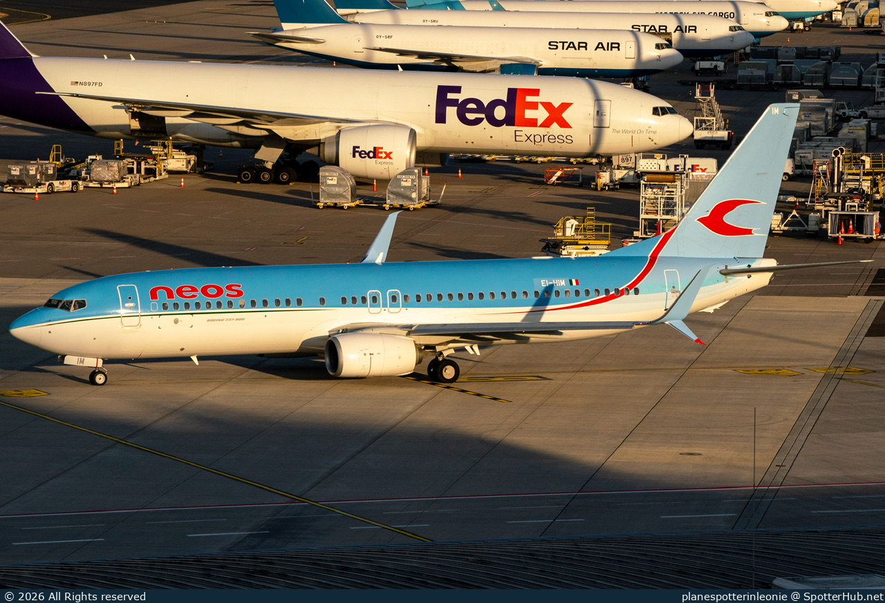 Photo of EI-HIM - Boeing 737-8ME operated by Neos