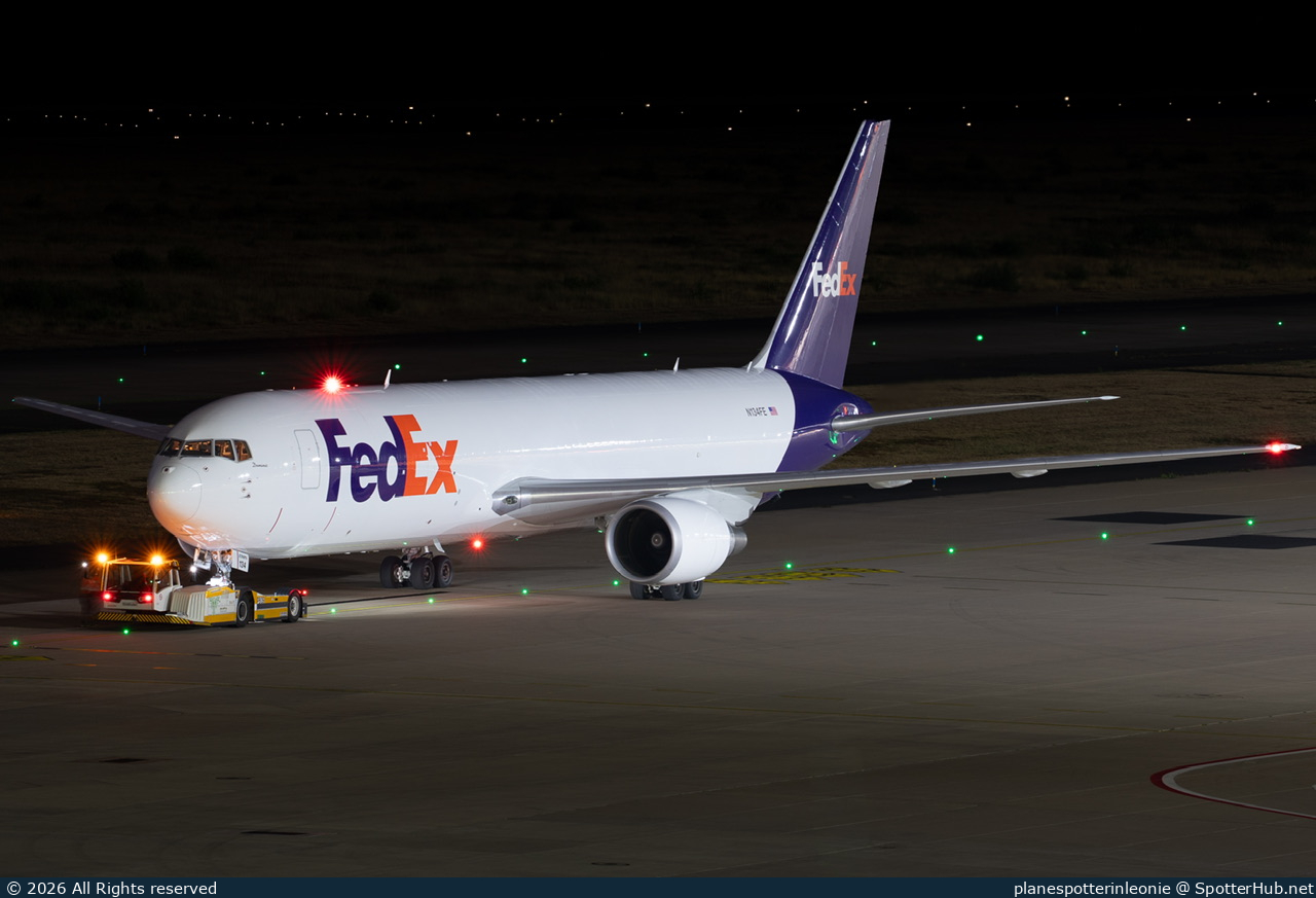Photo of N134FE - Boeing 767-3S2F operated by FedEx