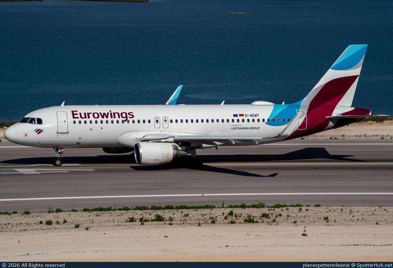 Photo of D-AEWT - Airbus A320-214 operated by Eurowings