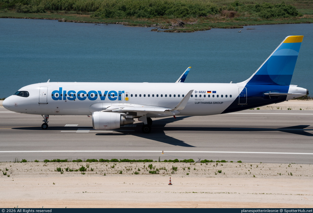 Photo of D-AIUU - Airbus A320-214 operated by Discover Airlines
