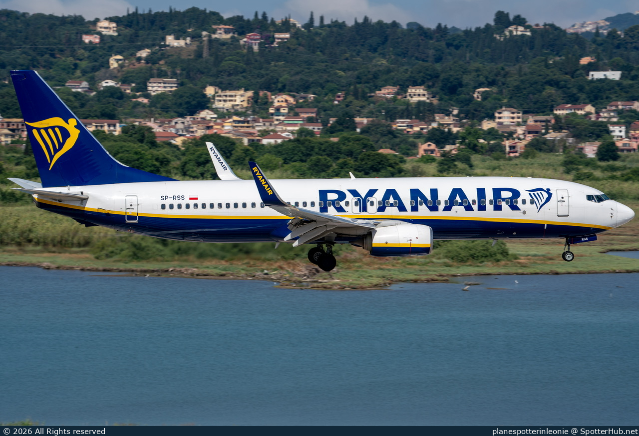 Photo of SP-RSS - Boeing 737-8AS operated by Ryanair (opb Buzz)