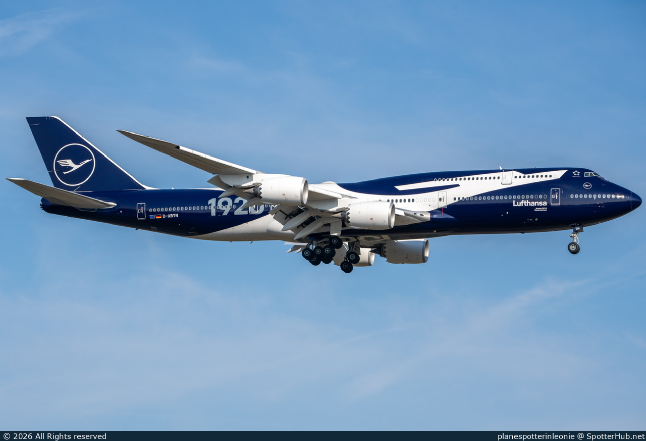 Photo of D-ABYN - Boeing 747-830 operated by Lufthansa
