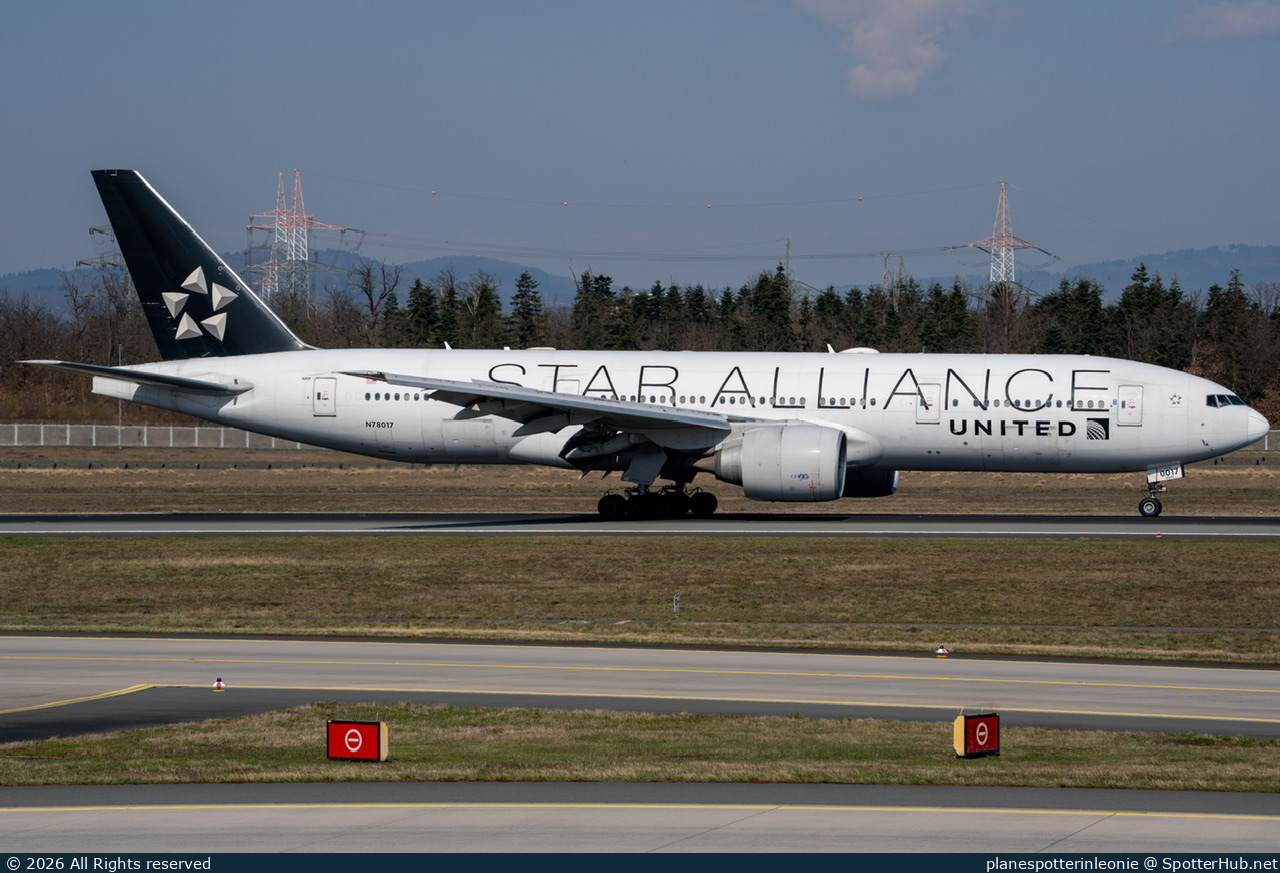 Photo of N78017 - Boeing 777-224(ER) operated by United Airlines