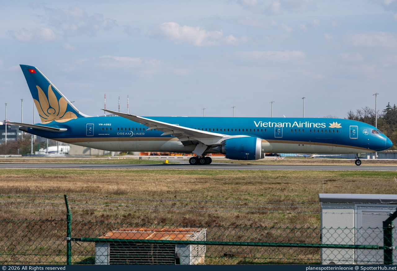 Photo of VN-A862 - Boeing 787-9 Dreamliner operated by Vietnam Airlines