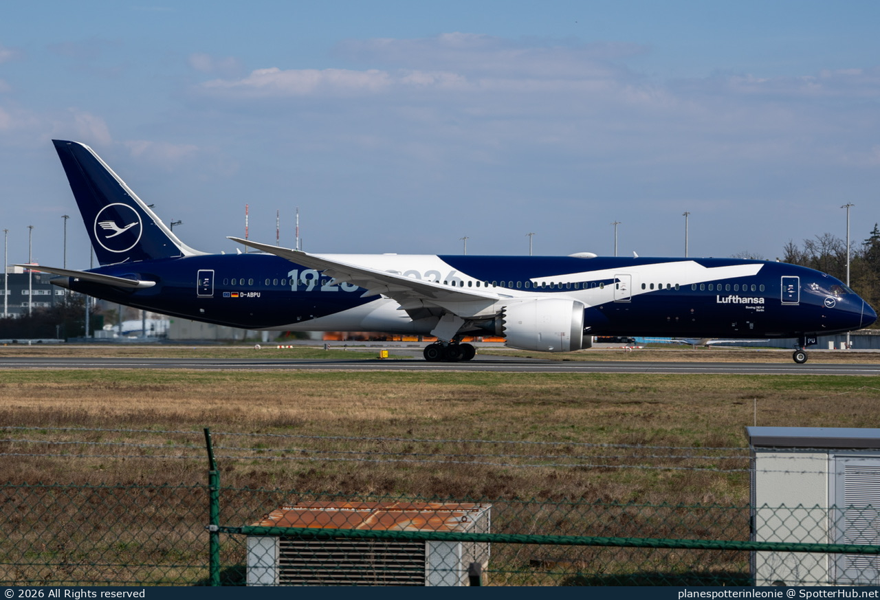 Photo of D-ABPU - Boeing 787-9 Dreamliner operated by Lufthansa