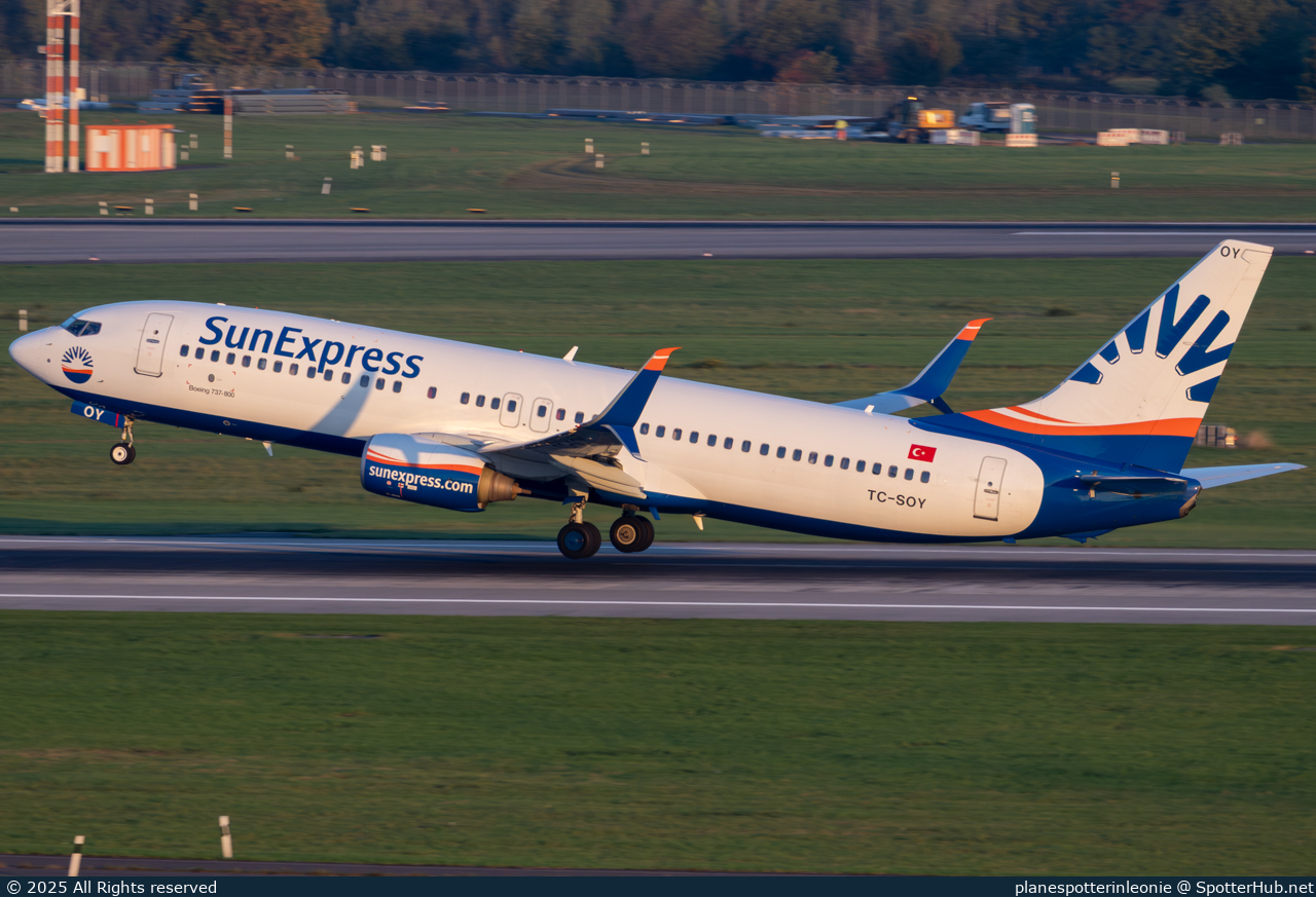 Photo of TC-SOY - Boeing 737-8HC operated by SunExpress