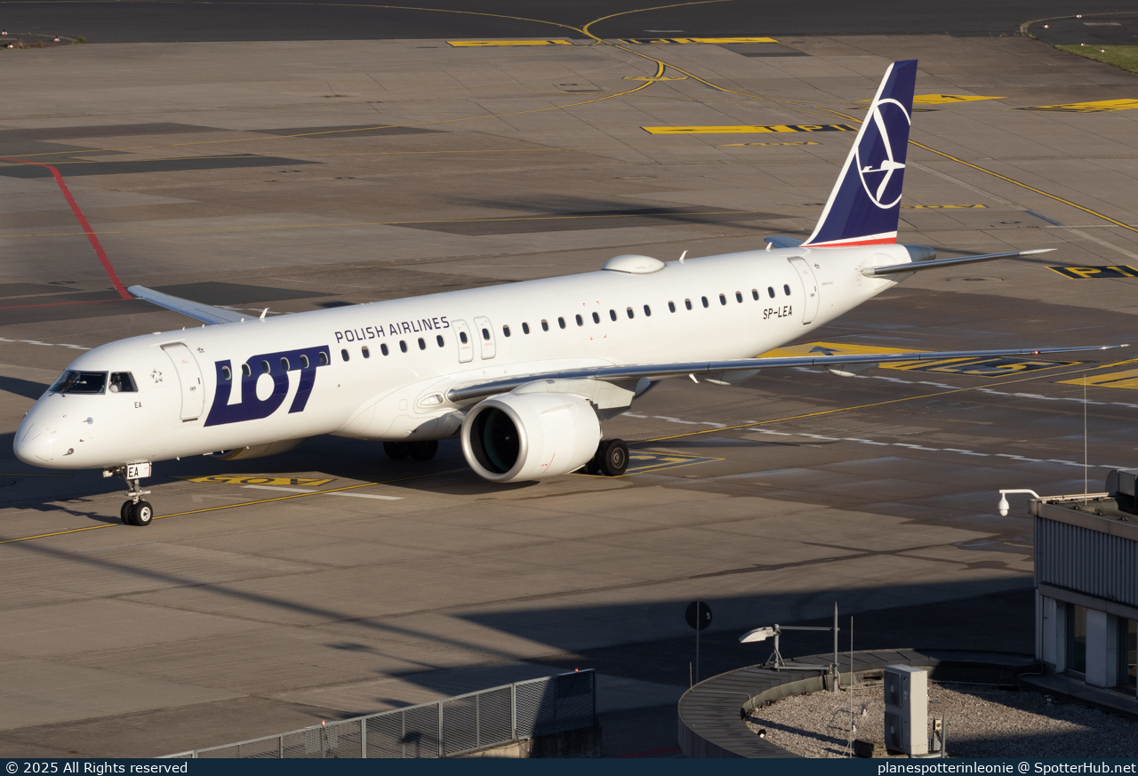 Photo of SP-LEA - Embraer ERJ-195-E2 operated by LOT Polish Airlines