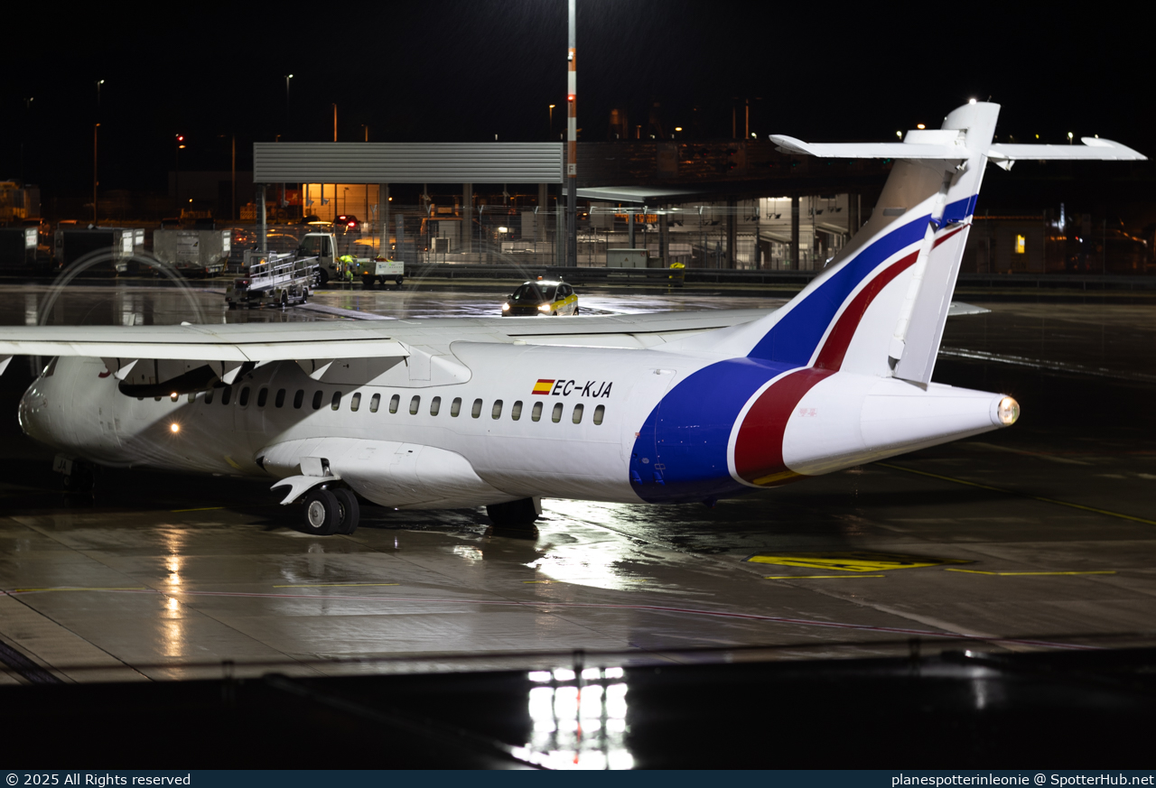 Photo of EC-KJA - ATR 72-202(F) operated by Swiftair
