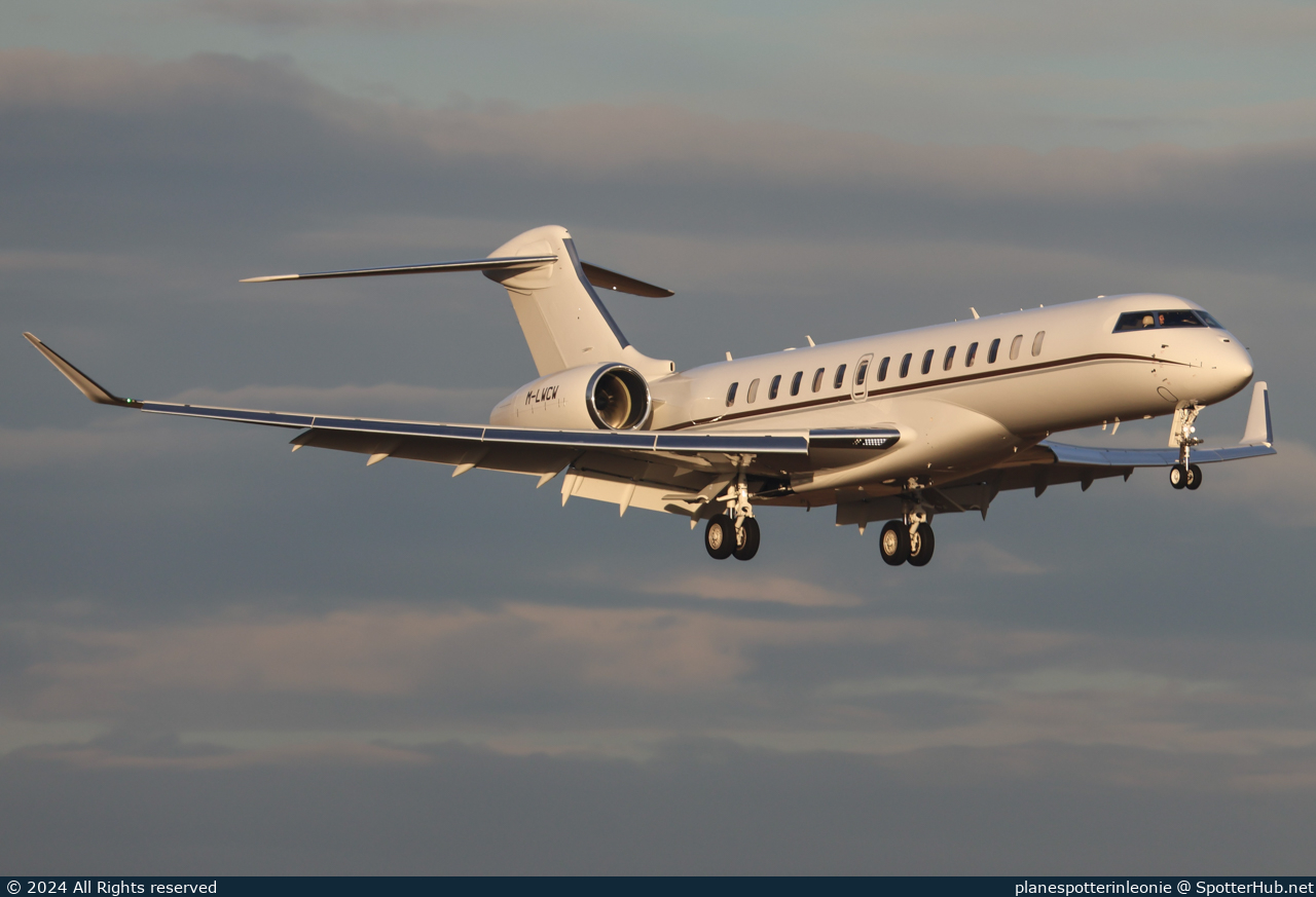 Photo of M-LWCW - Bombardier Global 7500 operated by Eircraft