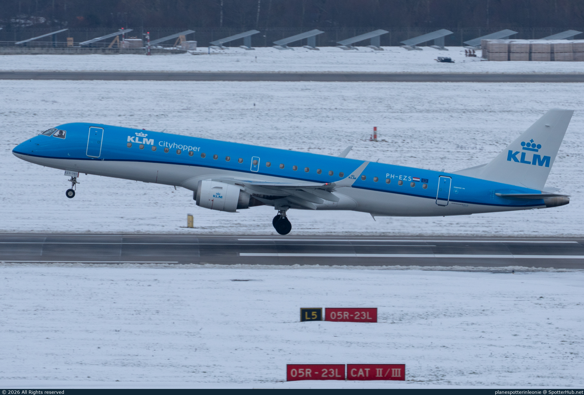 Photo of PH-EZS - Embraer ERJ-190STD operated by KLM Cityhopper