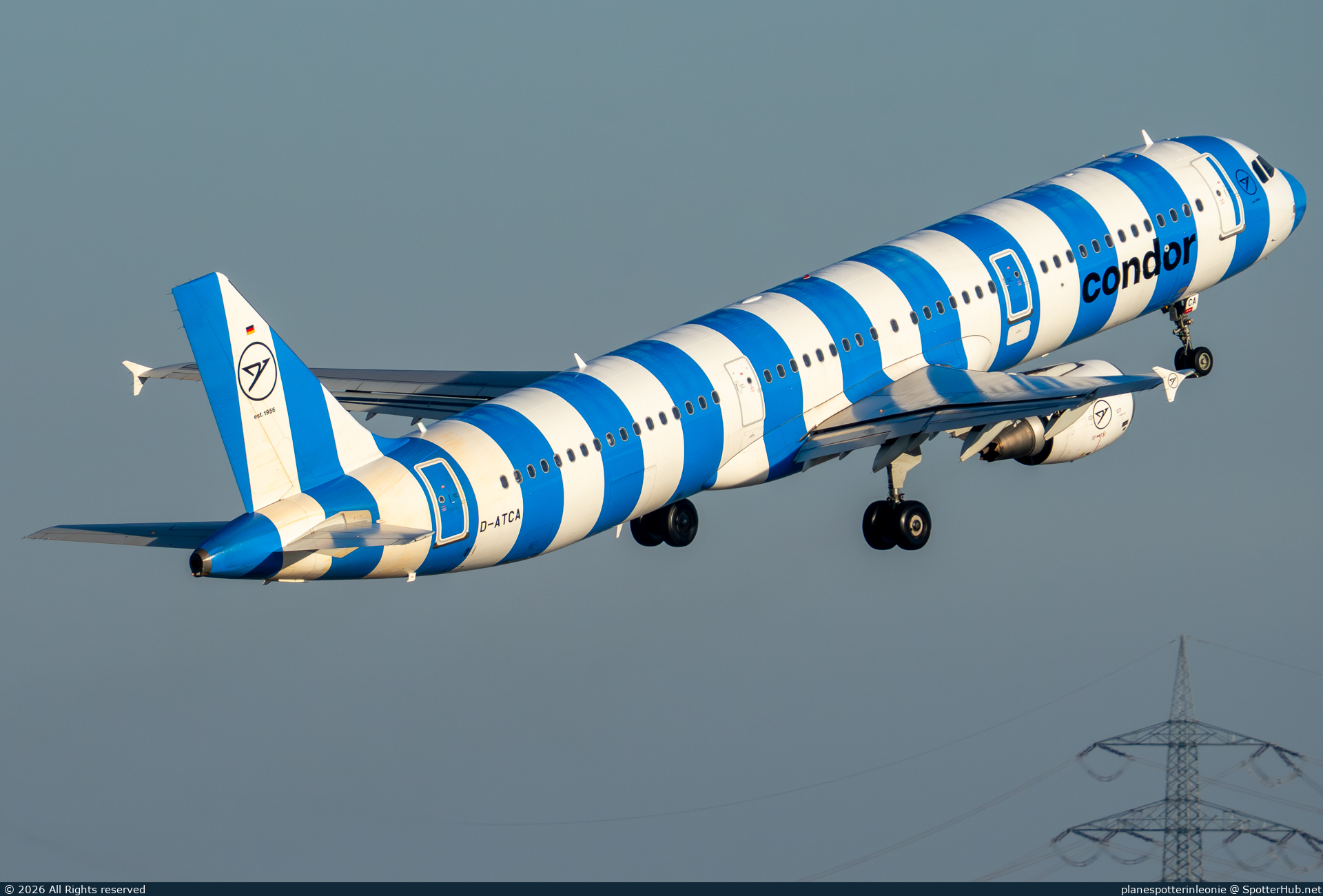 Photo of D-ATCA - Airbus A321-211 operated by Condor