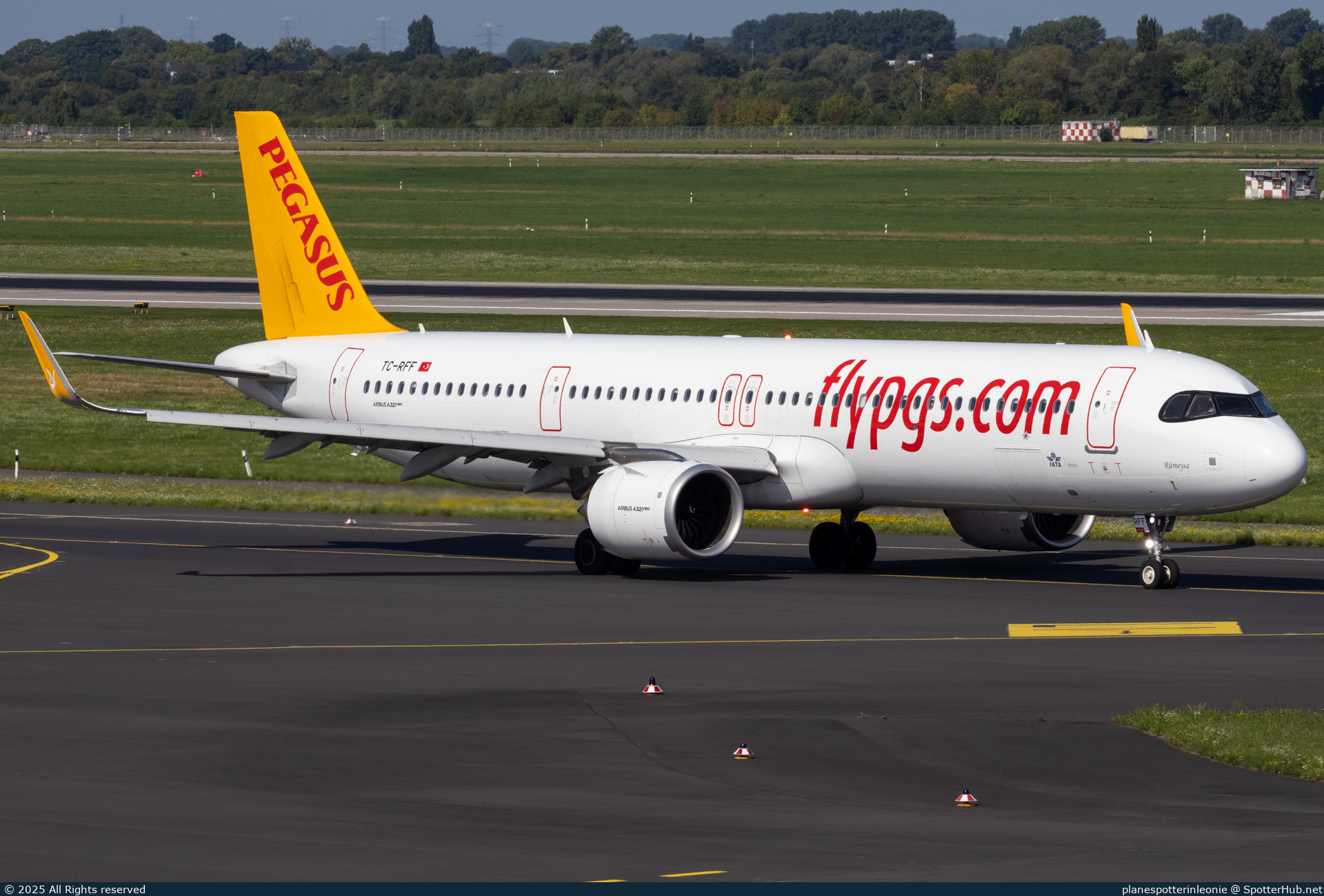 Photo of TC-RFF - Airbus A321-251NX operated by Pegasus Airlines