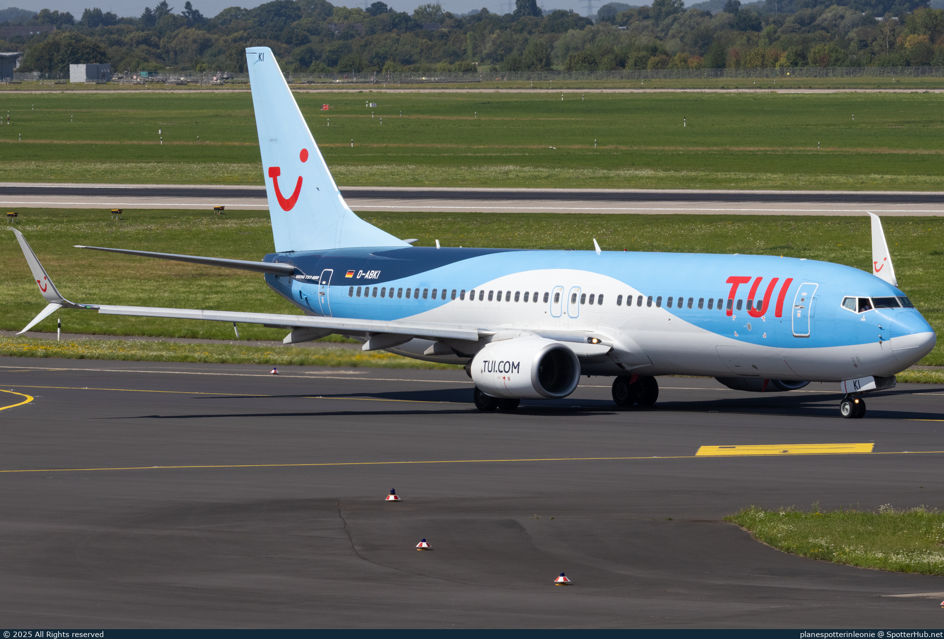 Photo of D-ABKI - Boeing 737-86J operated by TUIfly