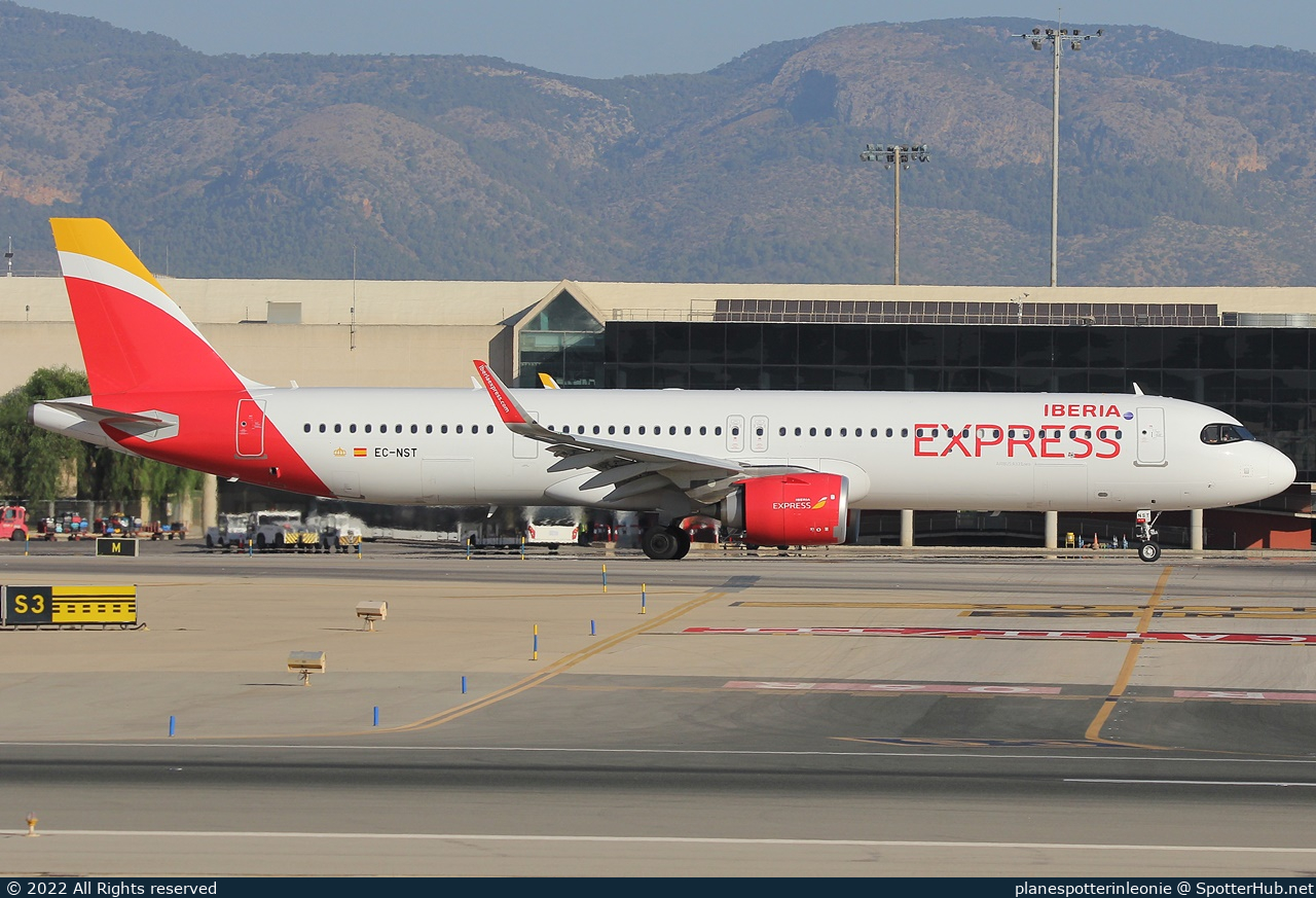 Photo of EC-NST - Airbus A321-251NX operated by Iberia Express