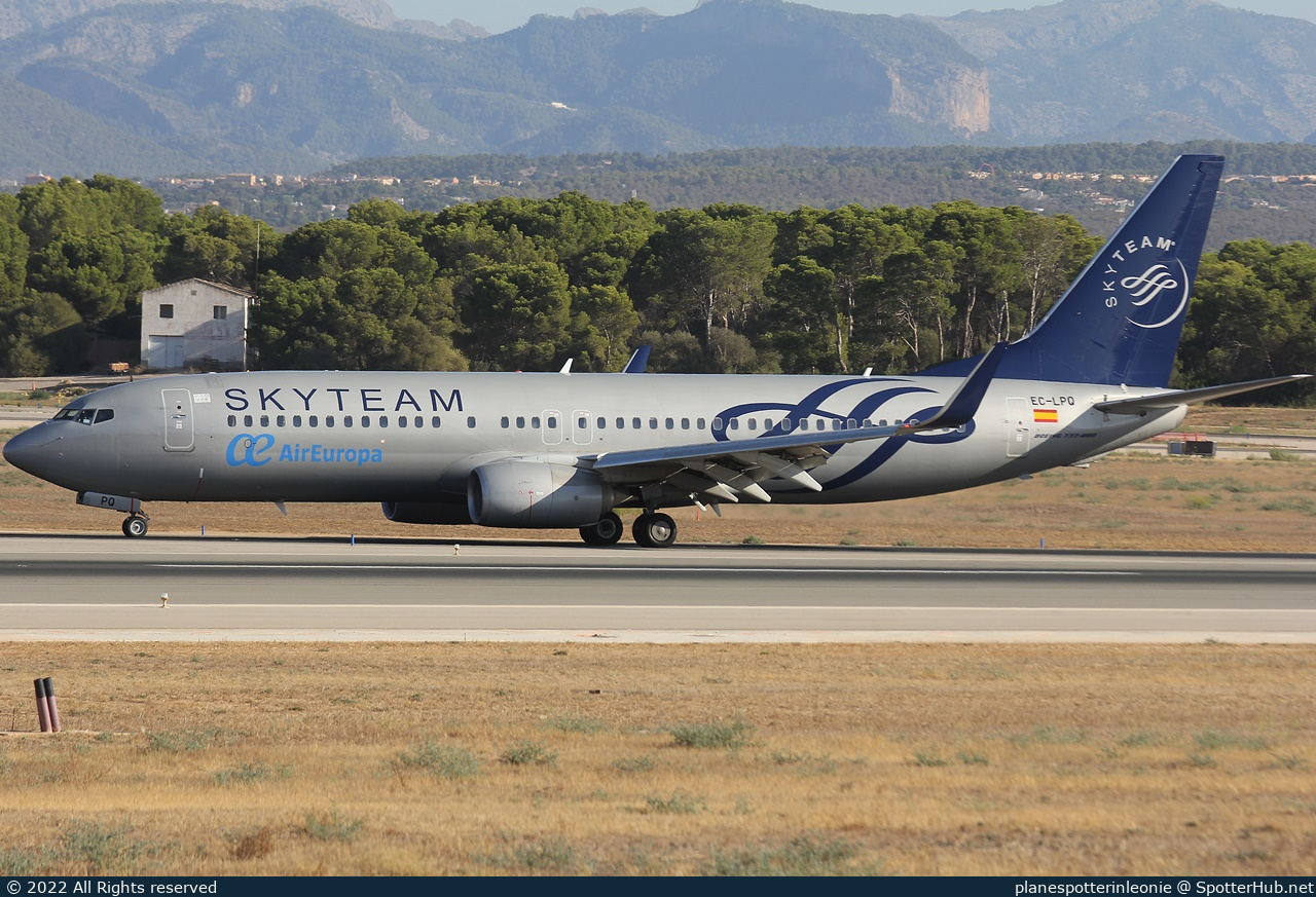 Photo of EC-LPQ - Boeing 737-85P operated by Air Europa