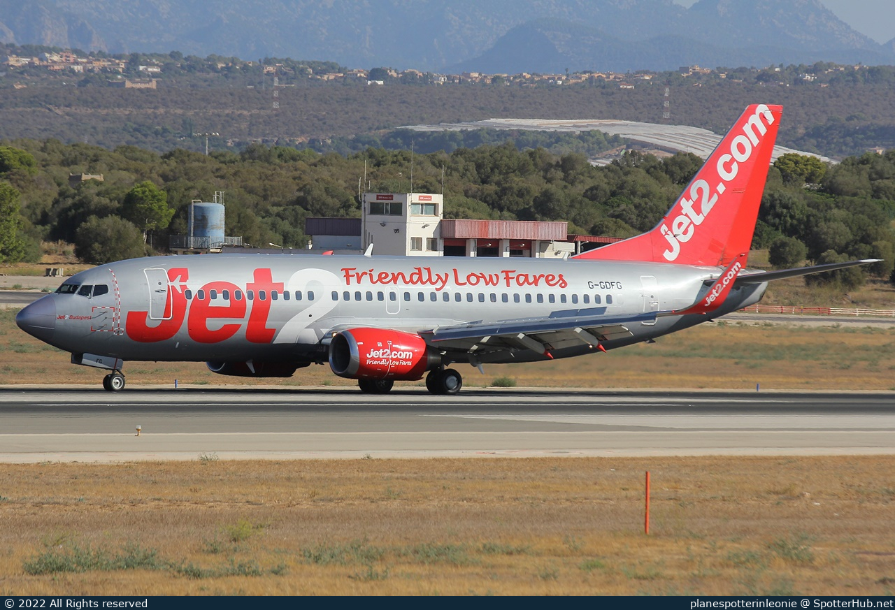 Photo of G-GDFG - Boeing 737-36Q operated by Jet2