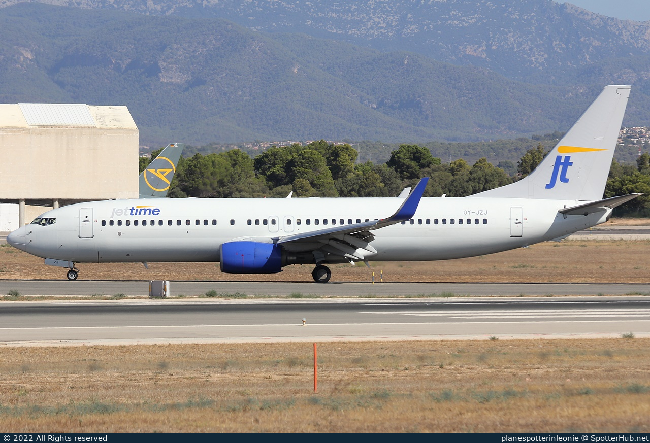 Photo of OY-JZJ - Boeing 737-82R operated by Jettime
