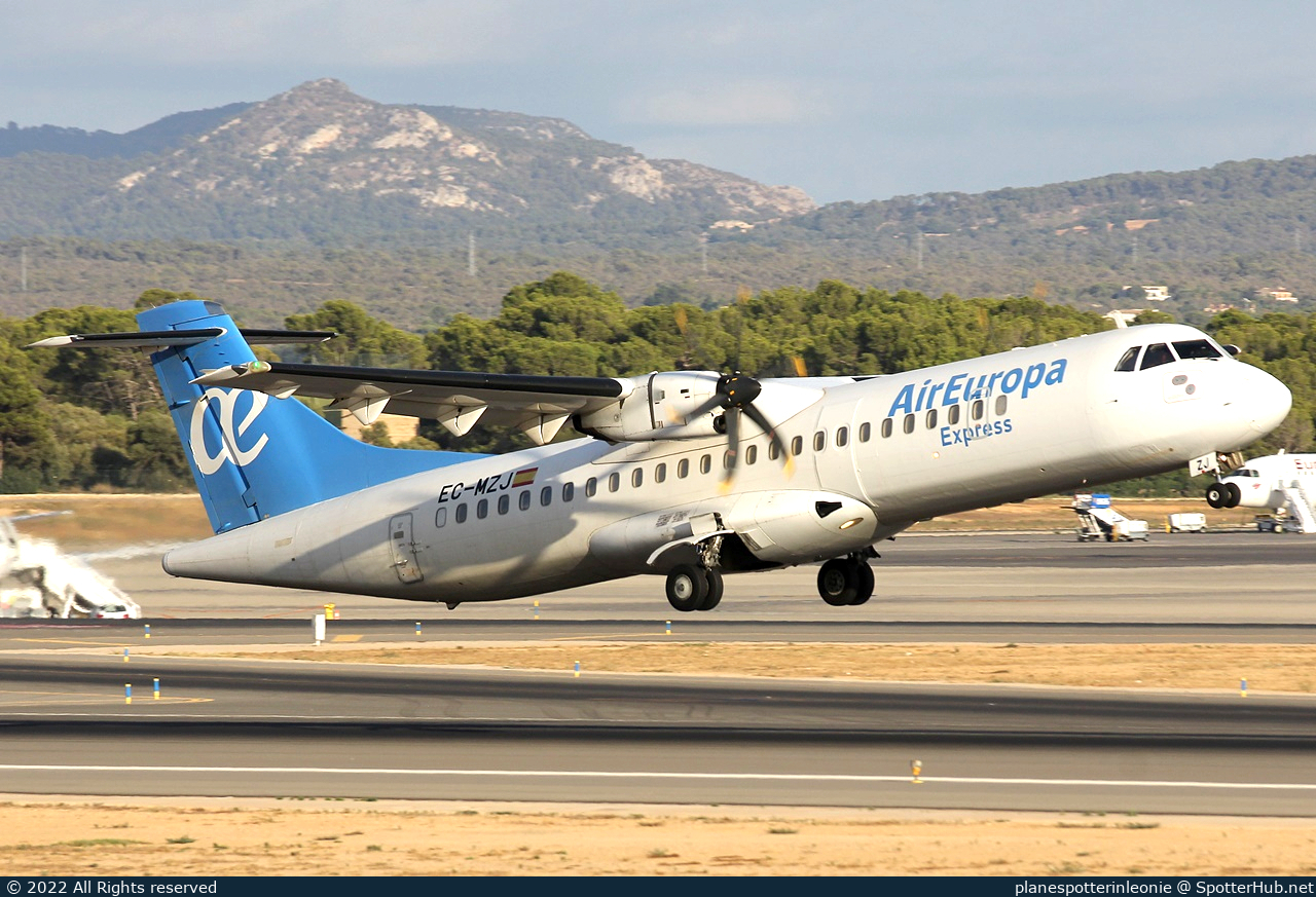 Photo of EC-MZJ - ATR 72-500 operated by Air Europa Express (opb Aeronova)
