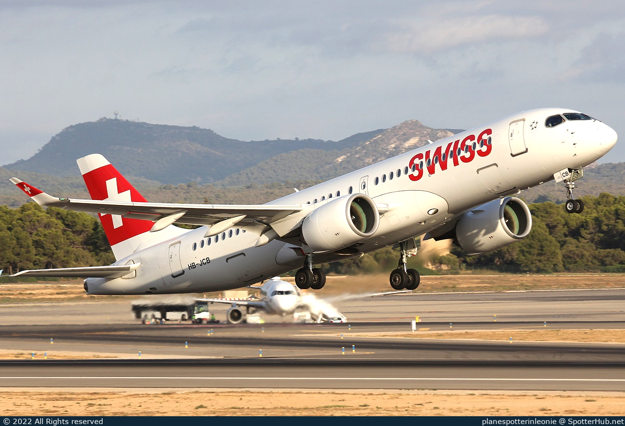 Photo of HB-JCB - Airbus A220-300 operated by Swiss International Air Lines