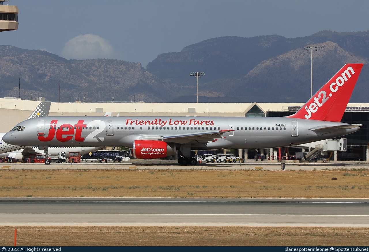 Photo of G-LSAI - Boeing 757-21B operated by Jet2