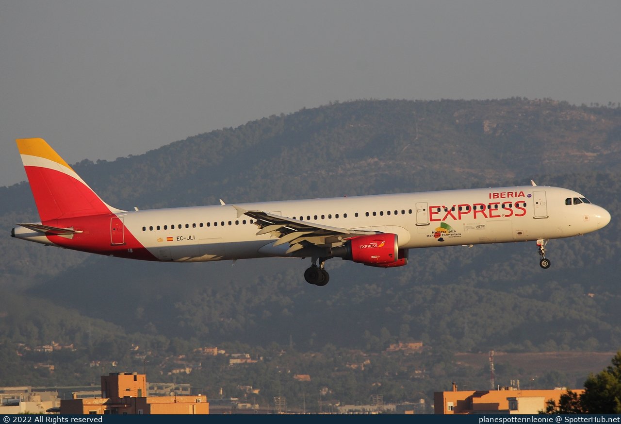 Photo of EC-JLI - Airbus A321-213 operated by Iberia Express