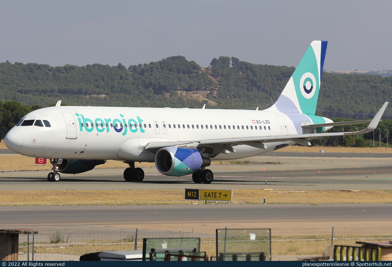 Photo of EC-LZD - Airbus A320-214 operated by Iberojet