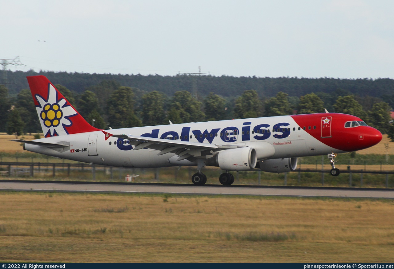 Photo of HB-JJK - Airbus A320-214 operated by Edelweiss Air
