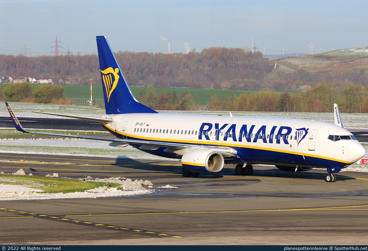 Photo of SP-RKT - Boeing 737-8AS operated by Ryanair (opb Buzz)