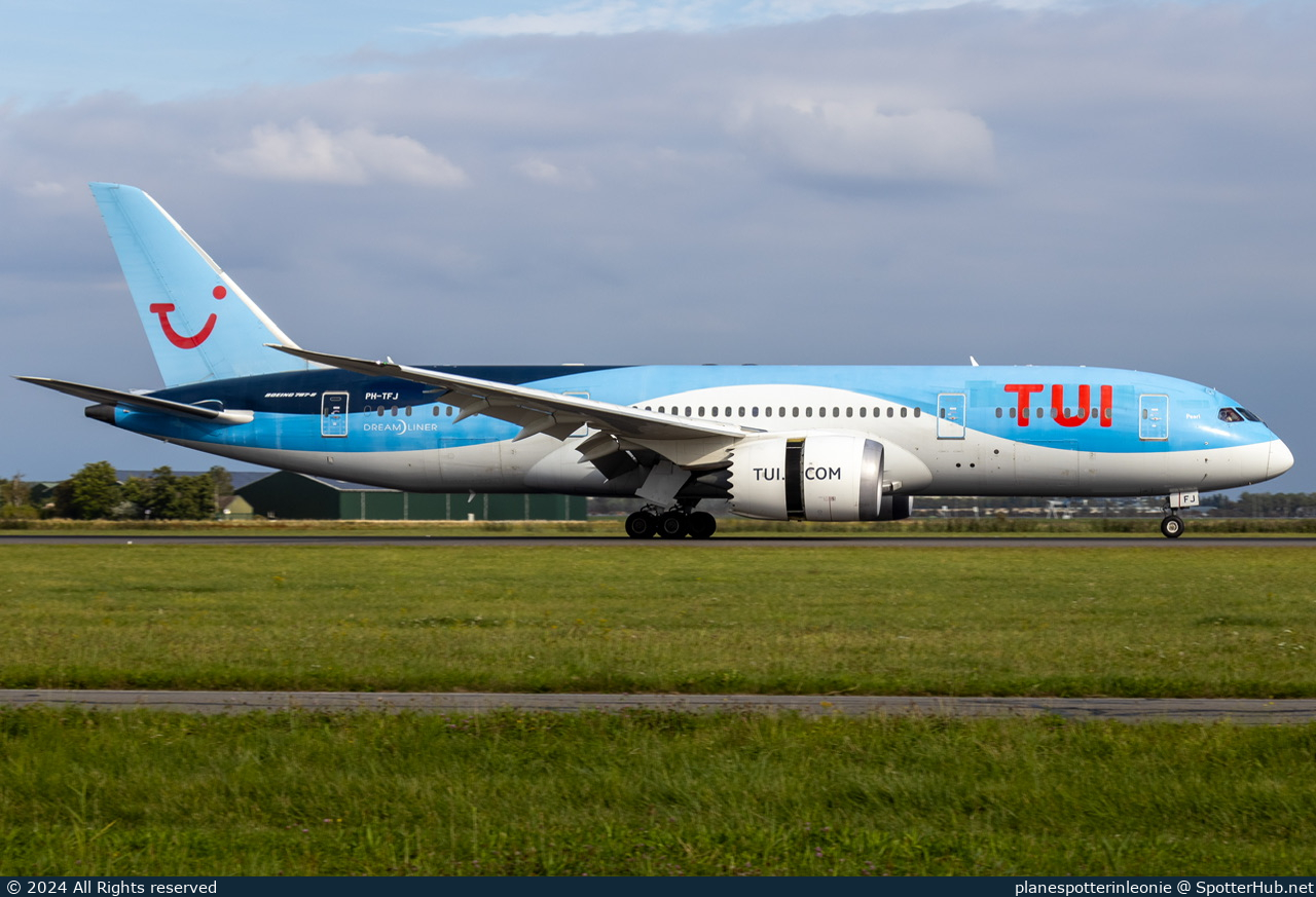 Photo of PH-TFJ - Boeing 787-8 Dreamliner operated by TUI Airlines Nederland