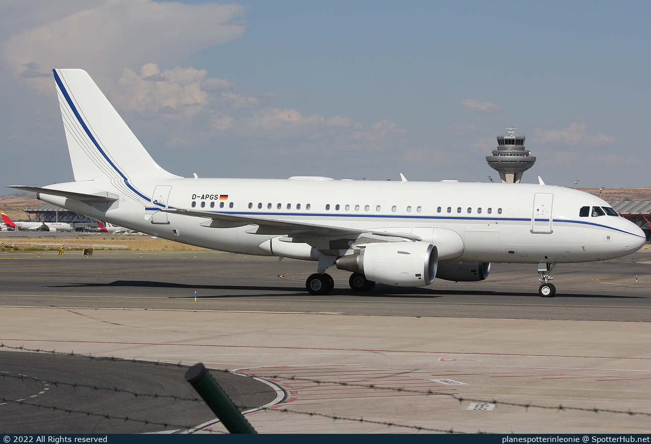 Photo of D-APGS - Airbus A319-115(CJ) operated by K5 Aviation