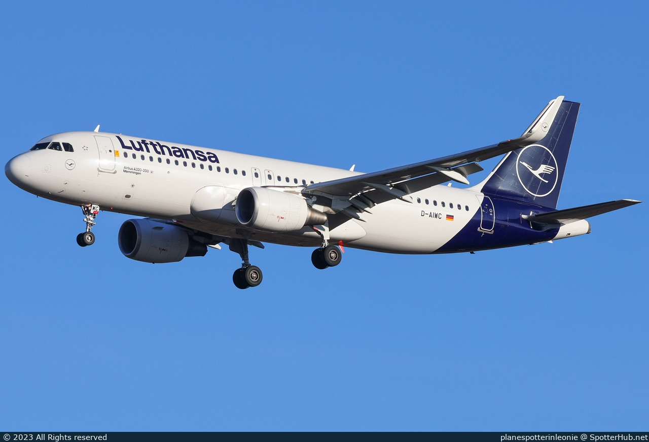 Photo of D-AIWC - Airbus A320-214 operated by Lufthansa