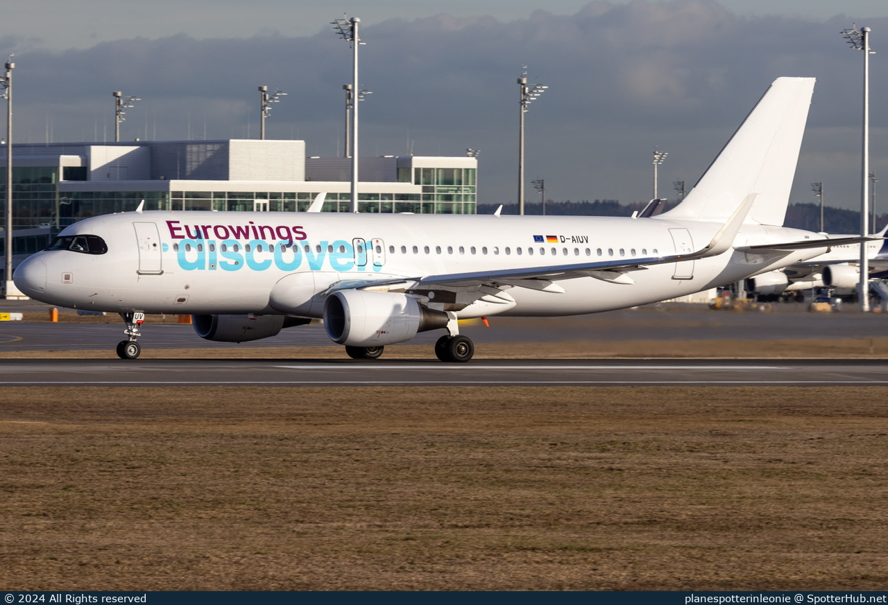 Photo of D-AIUV - Airbus A320-214 operated by Eurowings Discover